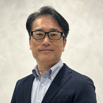 重山 賢哉氏