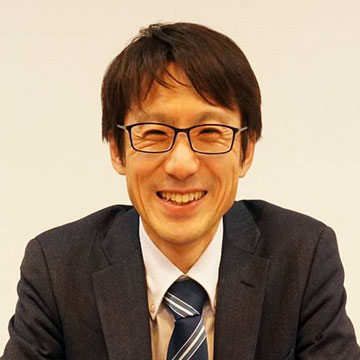 山本　龍太郎氏