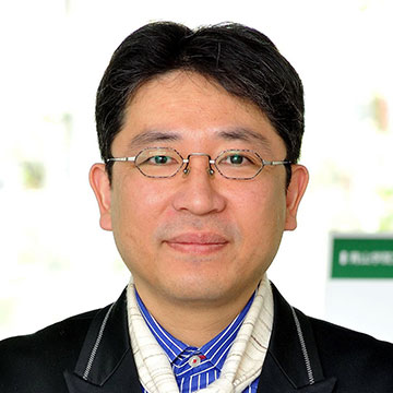 内山 隆氏